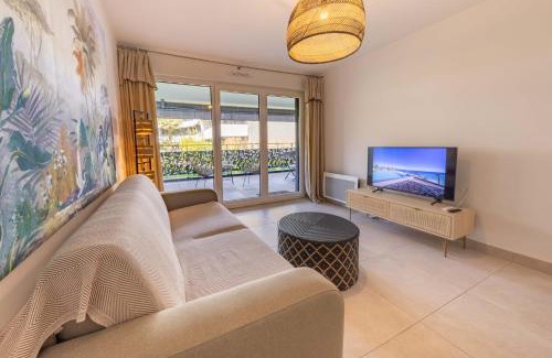 Villeneuve Loubet Beach Apartamento | 06AH - Superb waterfront T2 - swimming pool