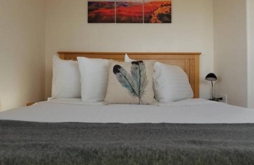 Valle Casa | 072A Affordable Getaway near South Rim Sleeps 4- No Kitchenette