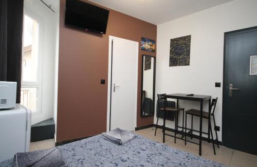 Saint-Denis Cama Y Desayuno | 09 - Chambre proche Paris et Transports avec TV WIFI