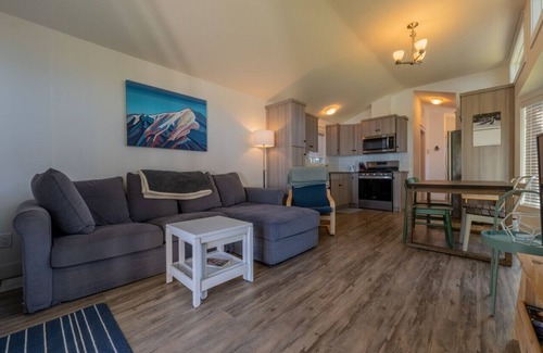 Regional District of Mount Waddington Cabaña | 09 - Kingfisher Cottage By The Sea at Alder Bay