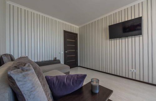 Dniprovs'kyi District Apartamento | 1-к Люкс Подобово поряд метро Чернігівська Дарниця ТЦ Серце Проспект МВЦ