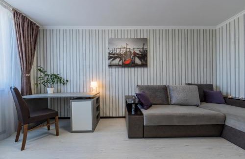 Dniprovs'kyi District Apartamento | 1-к Люкс Подобово поряд метро Чернігівська Дарниця ТЦ Серце Проспект МВЦ