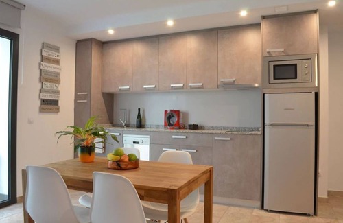 Centro de Roses Apartamento | 1.1 NUEVO en centro ROSES con WI-FI, AC y TV sat a 60 m MAR