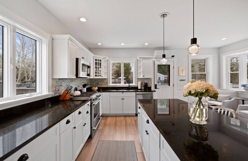 Cataumet Casa | 1.2 Acre Estate | Pool | Close to Beaches | Games