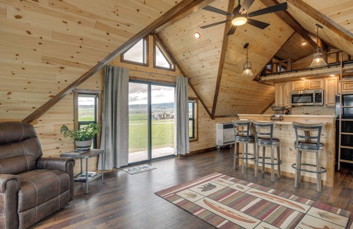 Alder Cabina | 1/2 Mi to Ruby River: Cabin w/ Trail Access!