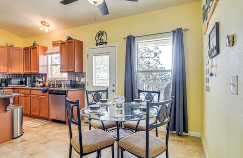 Zwolle Casa | 1/2 Mi to Toledo Bend Lake: Water-View Retreat