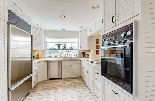 Pierpont Bay Casa | 1-2 Min Walk To Beach, Ocean Views W/Rooftop Deck