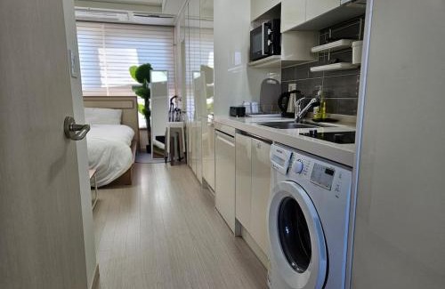 Seocho-dong Apartamento | 1-2911 #SubwayLine9 #SinnonhyeonStation #1MinWalk #GangnamStation #High-rise city view #CookingAvailable #PrimeLocation