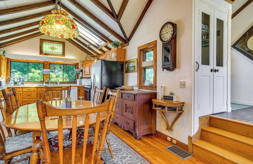 Cotuit Casa | 1/4 Mi to Beach: Home w/ Cotuit Bay View!