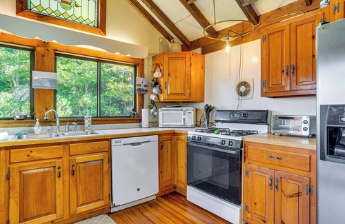 Cotuit Casa | 1/4 Mi to Beach: Home w/ Cotuit Bay View!