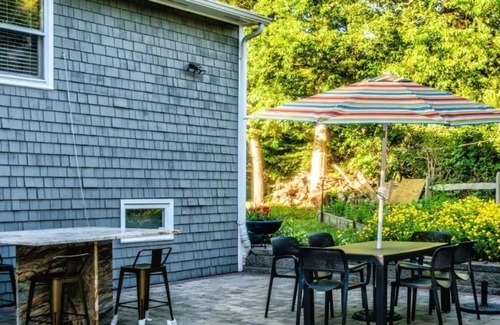 West Hyannisport Casa | 1.4 Miles to Craigville Beach/2.2 Miles to Main St
