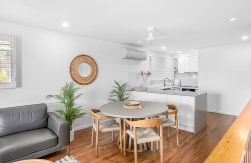 Rainbow Beach Apartamento | 1/46 Manooka Drive - Rainbow Beach. Aircon. Ocean Views.