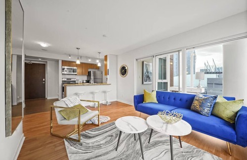 Crosstown Condominio | 1.5 Bedroom Condo DT, Sleeps 5, Amenities+Parking