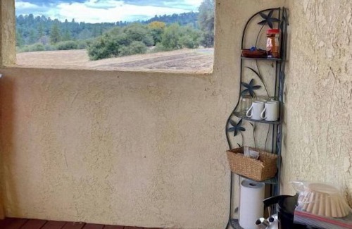 Mariposa Apartamento | 1.5 Bedroom suite overlooking Shooting Star Ranch