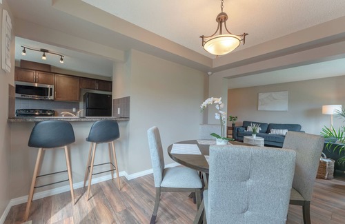 Airdrie Casa | 1.5 hrs to Banff, Cozy Townhome in Airdrie with AC