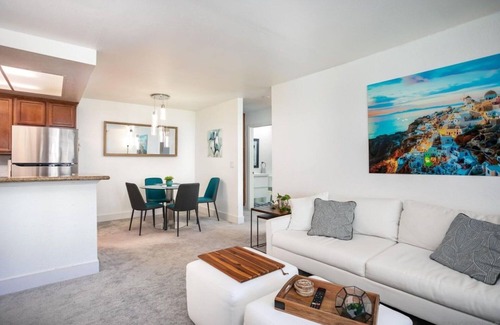 Loma Alta Condominio | 1.5 mile to beach, Gated complex, Pool, spa, exercise room, walk to restaurants.