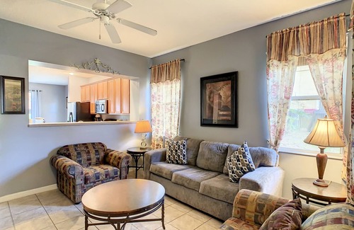Crestwynd Bay Casa | 1. 5 M de Disney y un minuto de Walmart, 1600 pies cuadrados 3BR / 3BA Townhome