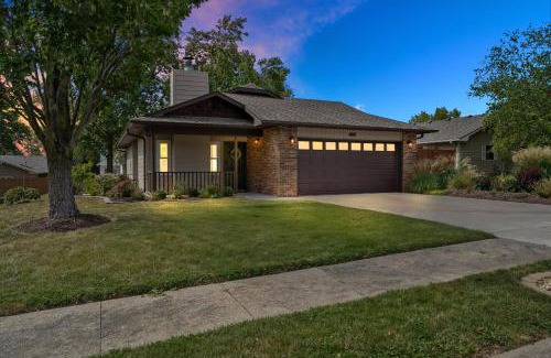 Columbia Casa | 1 5 Miles to Mizzou ~ Spacious & Updated Home~