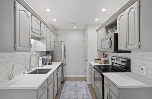 Columbia Casa | 1 5 Miles to Mizzou ~ Spacious & Updated Home~