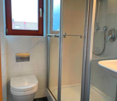Heroldsberg Cama Y Desayuno | 1,5-Zimmer mit Duschbad, Gartenblick, Kühlschrank