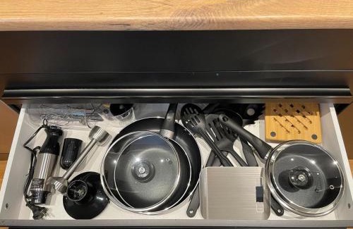 Flintsbach A. Inn Apartamento | 1,5-Zimmer, Top ausgestattet, 4 Pers, Souterrain, Self Check-in, Parkplatz, Netflix & Amazon Prime