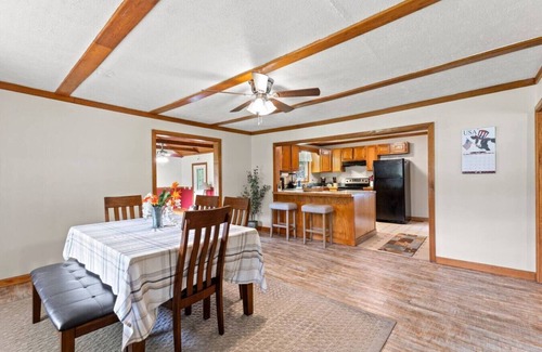 Clay City Apartamento | 1,600 Acres | Pool | Pond | Fishing | | WiFi near Red River Gorge, KY!