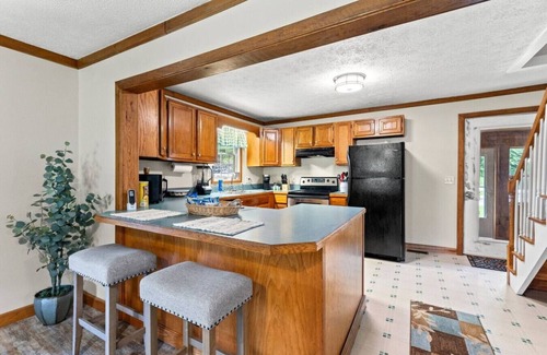 Clay City Apartamento | 1,600 Acres | Pool | Pond | Fishing | | WiFi near Red River Gorge, KY!