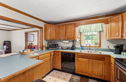 Clay City Apartamento | 1,600 Acres | Pool | Pond | Fishing | | WiFi near Red River Gorge, KY!