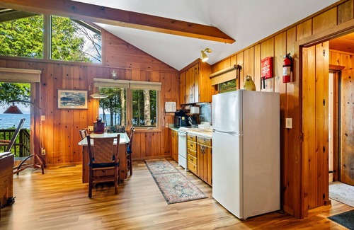 Sturgeon Bay Cabaña | Encanto rústico en 1. 5 Acres / Lake Michigan Waterfront