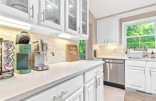 Northeast Raleigh Casa | Fresh, Clean, Private Wooded Acre- Best Coffee Station for Miles!
