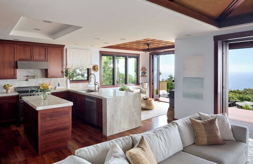 Honalo Casa | #1 AirBnb in Kona | Condé Nast Traveler | Aolani House