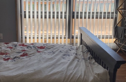 Rockaway Beach Apartamento | 1. Apartment with hot tub and fireplace