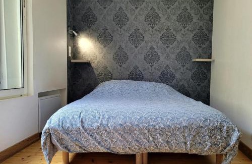 Dieppe Apartamento | 1 appartement 2 chambres plus salon ,3 appartements rénovés , NETFLIX, lits faits à votre arrivée, serviettes de toilette, Ménage, Wifi, en hyper centre ,Plage à 190m, BOX à Vélos, paiement 3 fois sans frais, prix tout compris
