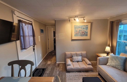Mount Airy Casa | 1-bd Bungalow/Free Parking