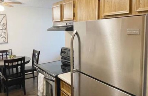 Jasper Place Condominio | 1 Bdm Furnished West Edmonton Close to Acheson