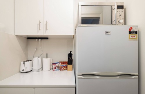 Sunnybank Apartamento | 1 Bdr Apt! Train! Parking! Restaurants! 5144D1