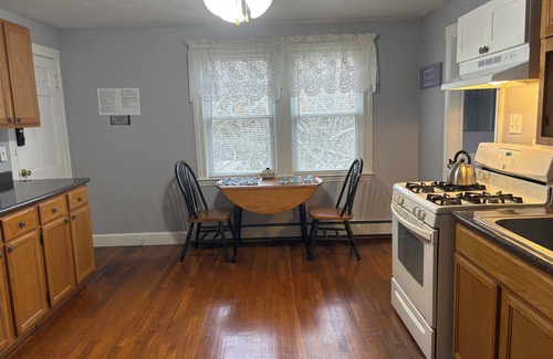 Millbury Apartamento | 1 bdrm, Central Worcester/Boston, Qeen Anne at the Ellen Elizabeth Estates