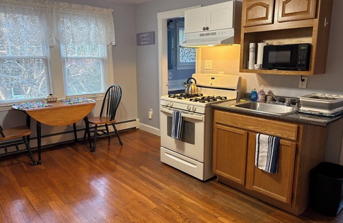 Millbury Apartamento | 1 bdrm, Central Worcester/Boston, Qeen Anne at the Ellen Elizabeth Estates