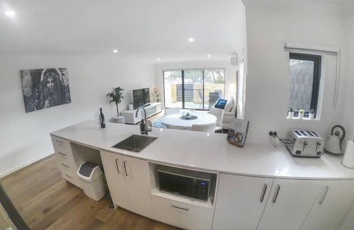 Cloverdale Apartamento | 1 Bdrm Close Airport/Shops, Wifi, Netflix, Parking