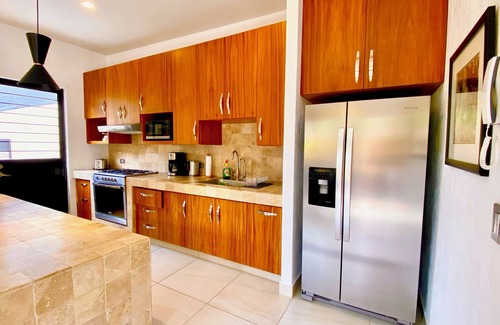 San Antonio Tlayacapan Casa | 1 Bdrm Guesthouse - Walk to Everything - Roof Top Patio-bbq - Short Stay Welcome