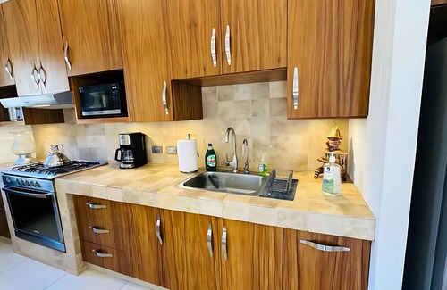 San Antonio Tlayacapan Casa | 1 Bdrm Guesthouse - Walk to Everything - Roof Top Patio-bbq - Short Stay Welcome