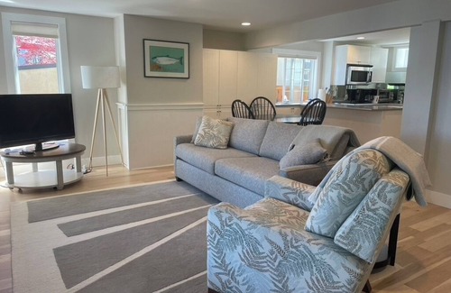 North Saanich Casa | 1 Bdrm Oceanfront B&B w ocean views and easy ocean access. Great for couple.