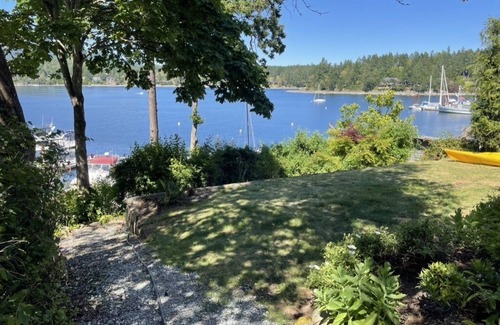 North Saanich Casa | 1 Bdrm Oceanfront B&B w ocean views and easy ocean access. Great for couple.