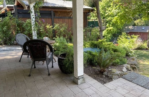 North Saanich Casa | 1 Bdrm Oceanfront B&B w ocean views and easy ocean access. Great for couple.