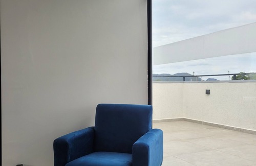 Fabricas Apartamento | 1 bedroom apartment, air conditioning and garage.