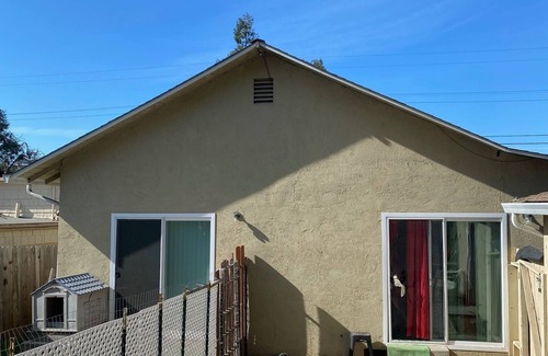 Vallejo Apartamento | 1 Bed 1 Bath in side by side Duplex