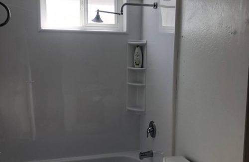 Vallejo Apartamento | 1 Bed 1 Bath in side by side Duplex