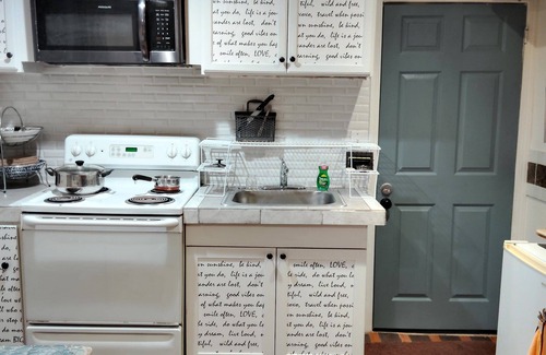 South Hyde Park Casa | 1 Bed/1 Bath near UMKC and The Plaza