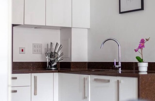 Highbury West Apartamento | 1 Bed Apartment in Highbury with Balcony