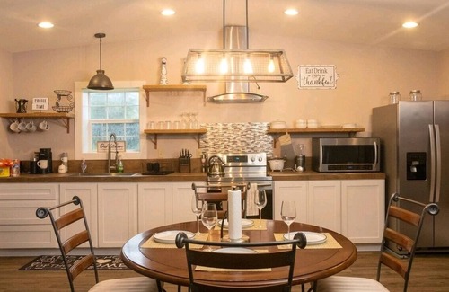 Sunset Cabina | 1 Bed/Bath House Rental at Astros in Sunset, LA. EXT 11 I-49